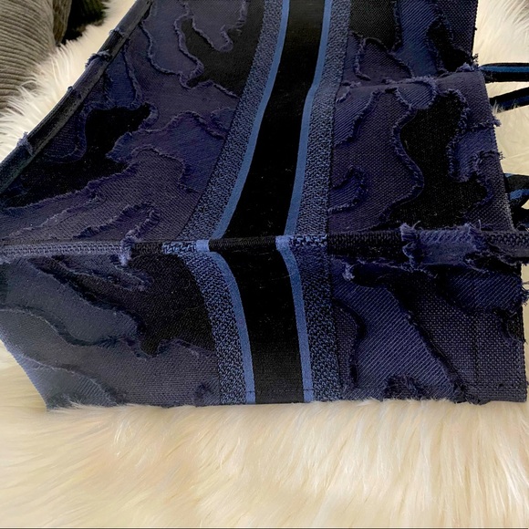 LIKE NEW💯CHRISTIAN DIOR Canvas Embroidered Camouflage Large Book Tote Blue - Picture 8 of 16